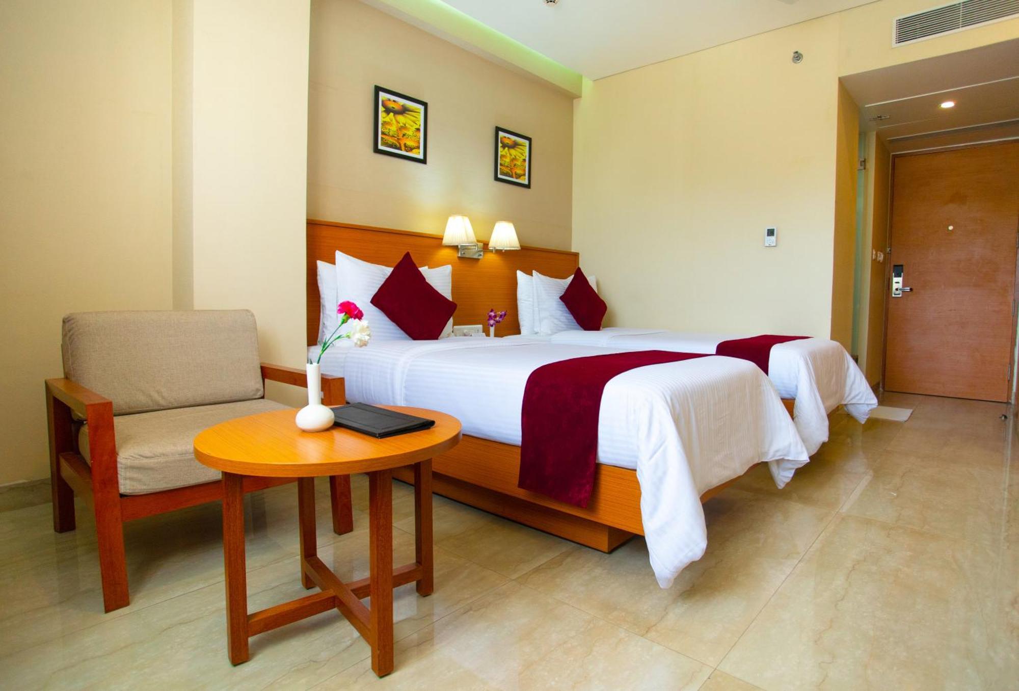 Classic Grande,A Member Of Radisson Imphal Exterior foto