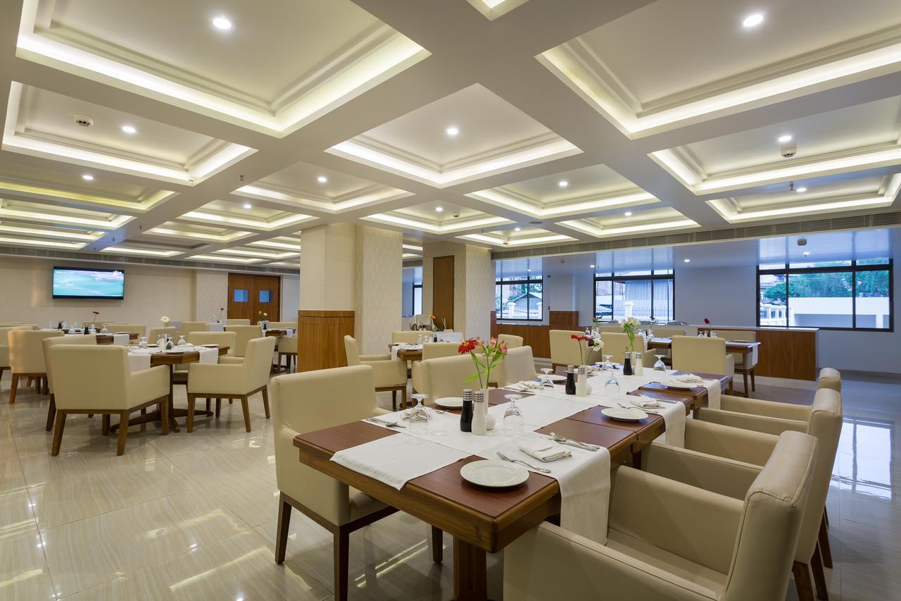 Classic Grande,A Member Of Radisson Imphal Exterior foto