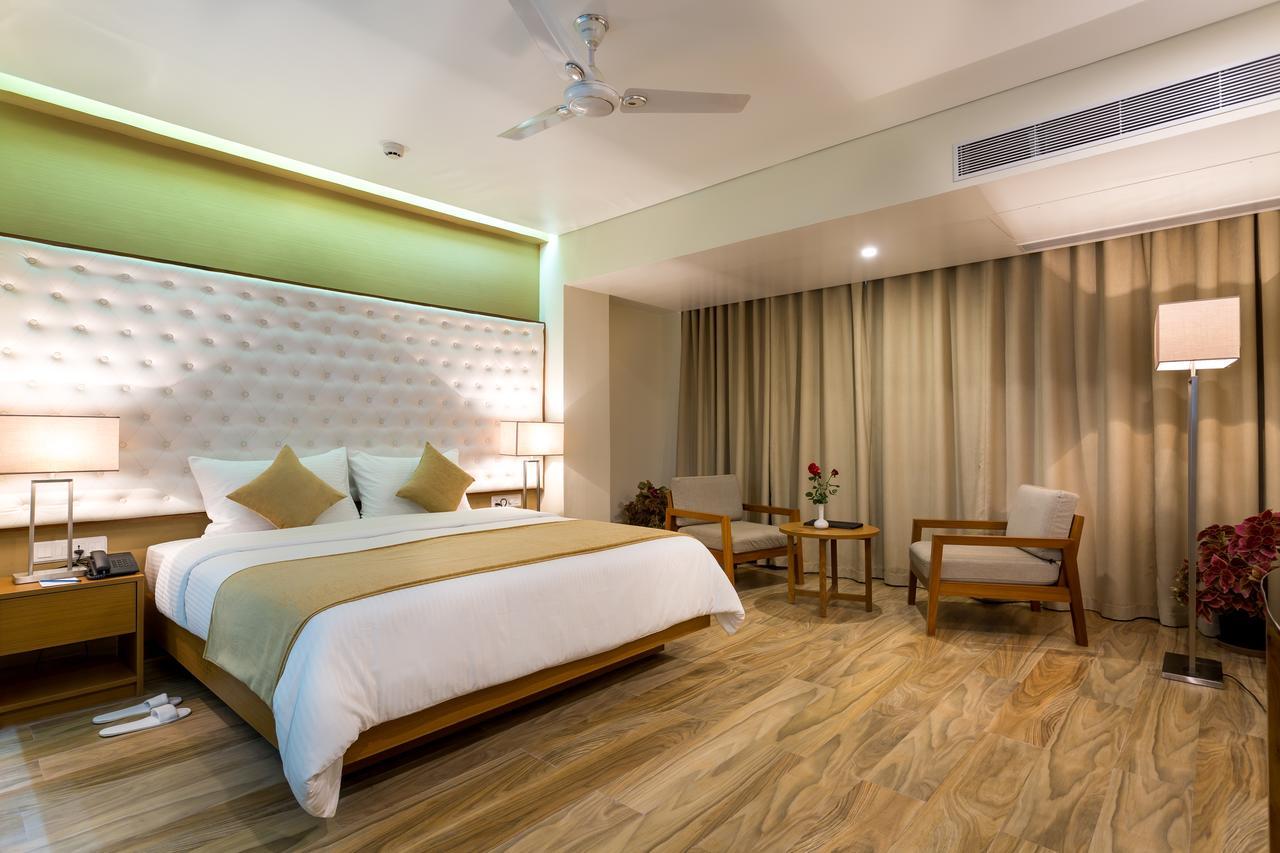 Classic Grande,A Member Of Radisson Imphal Exterior foto
